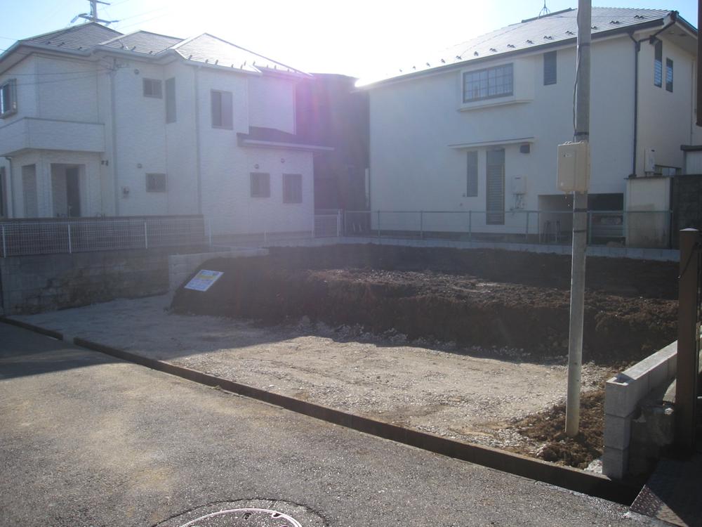 Local photos, including front road. Local (12 May 2013) Shooting