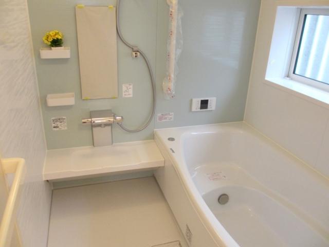 Same specifications photo (bathroom)