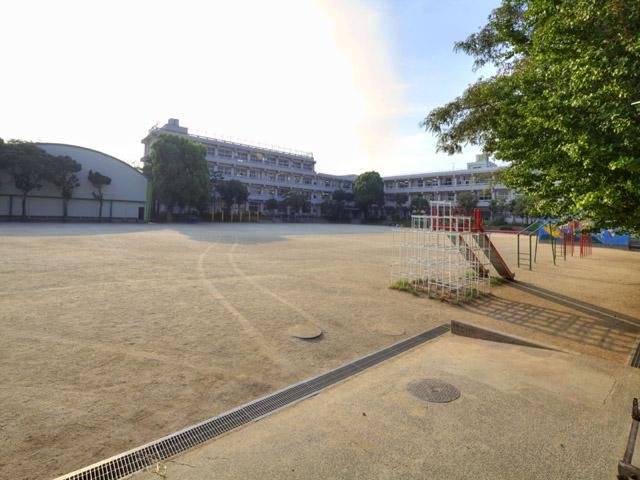 Primary school. Kosato until elementary school 530m