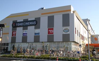 Supermarket. Ropia LaLaport TOKYO-BAY 623m to shop