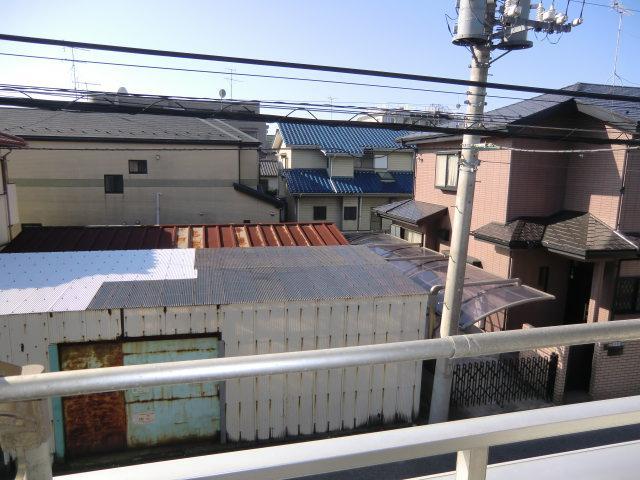 Balcony. Living environment calm in a quiet residential area