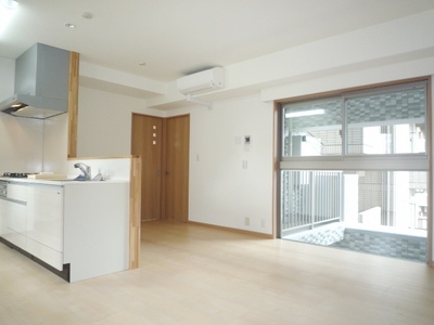 Living and room. LDK has about 15.1 quires spacious