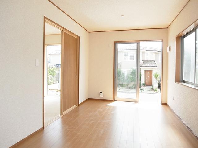 Living. Bright two-sided lighting LDK14.0 Pledge