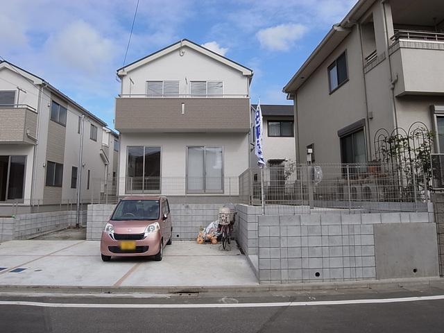 Local appearance photo. Solar power system installation housing