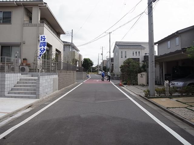 Local photos, including front road. 2 Station Available