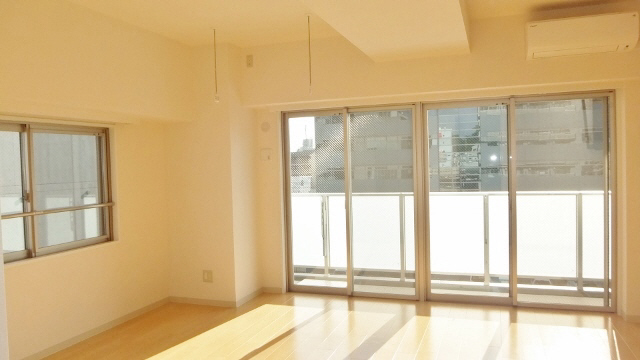 Living and room. Spacious room ☆