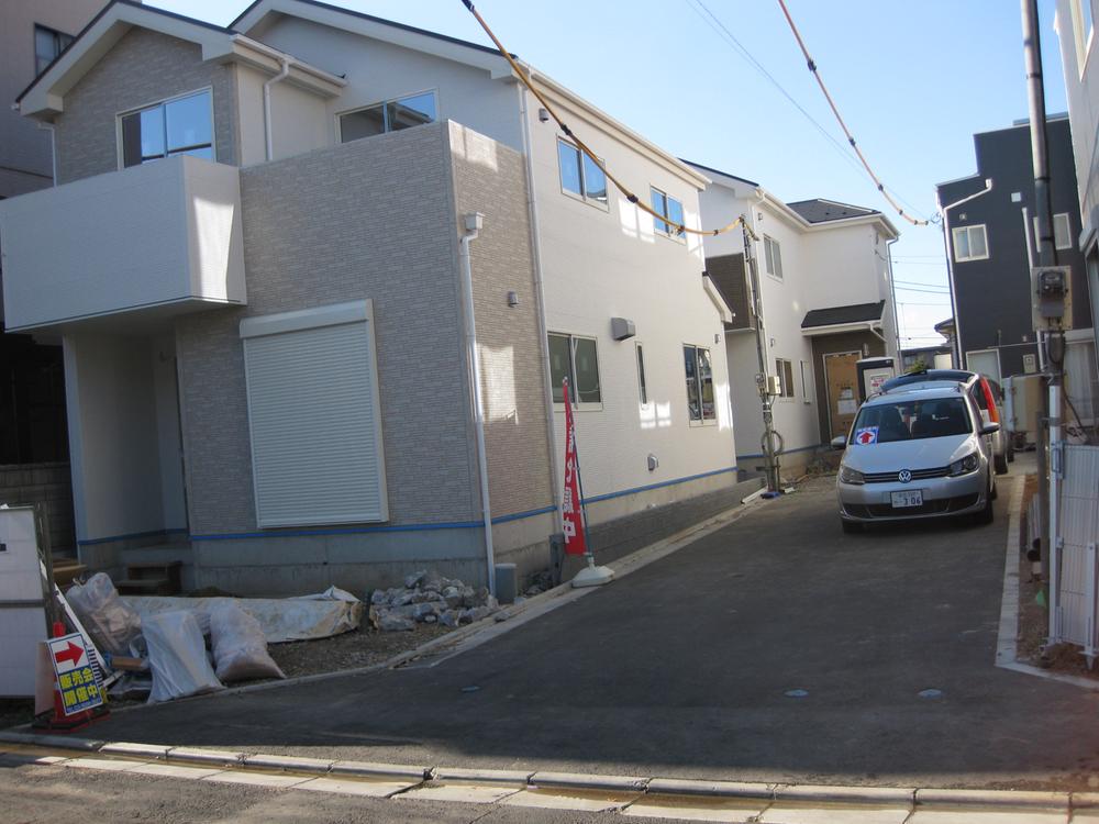 Local appearance photo. Local (12 May 2013) Shooting