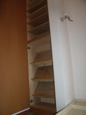 Entrance. Entrance with shoe storage