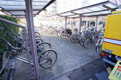 Parking lot. Bicycle parking is 100 yen a month.