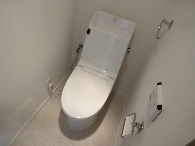 Toilet. New exchange already, It is a water-saving toilet.