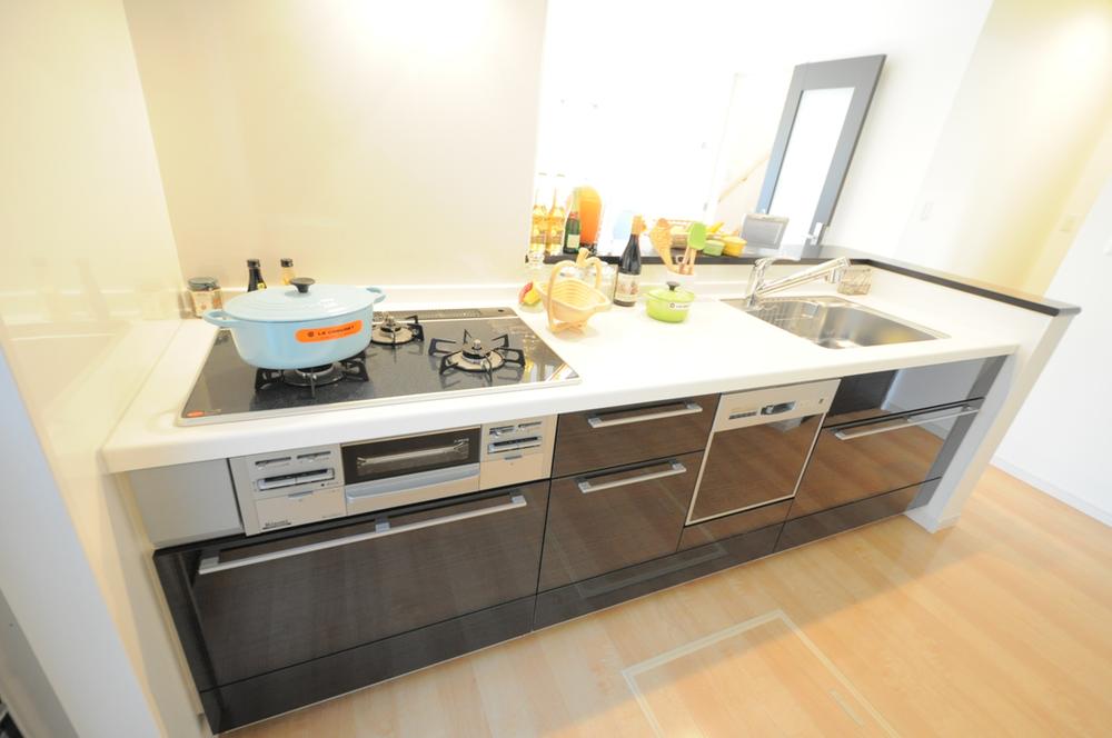 Other Equipment. W = 2550 dishwasher integrated system Kitchen