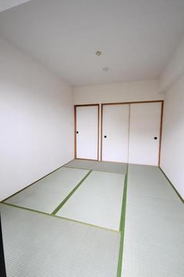 Living and room. 1 room want Japanese-style space