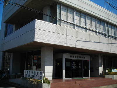 library. 80m to Funabashi Higashi library (library)