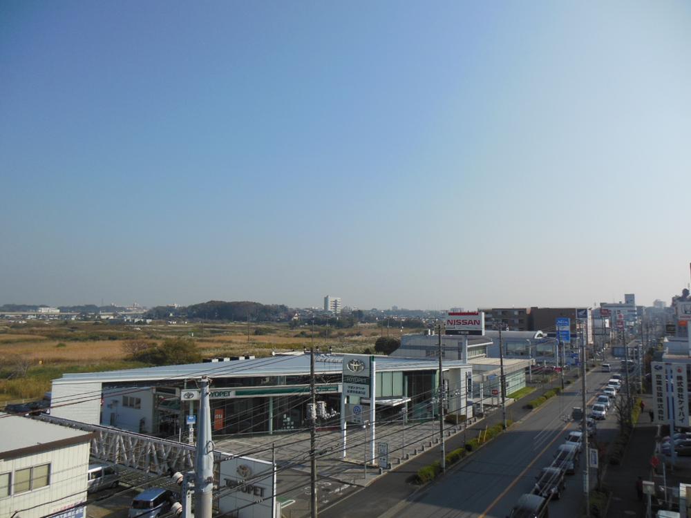 View photos from the dwelling unit. View from the site (November 2013) Shooting