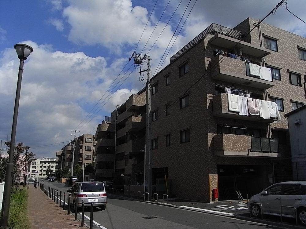 Local appearance photo. Local (10 May 2013) Shooting