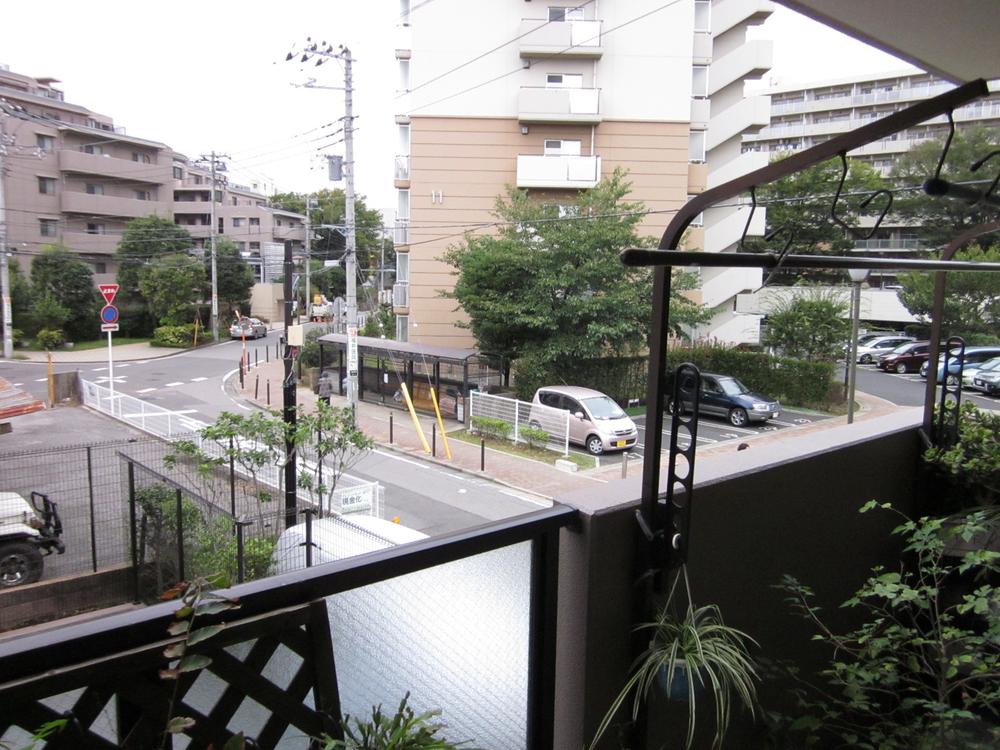 View photos from the dwelling unit. View from the site (October 2013) Shooting