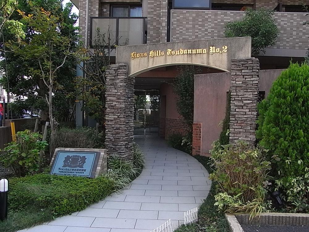 Entrance. Common areas