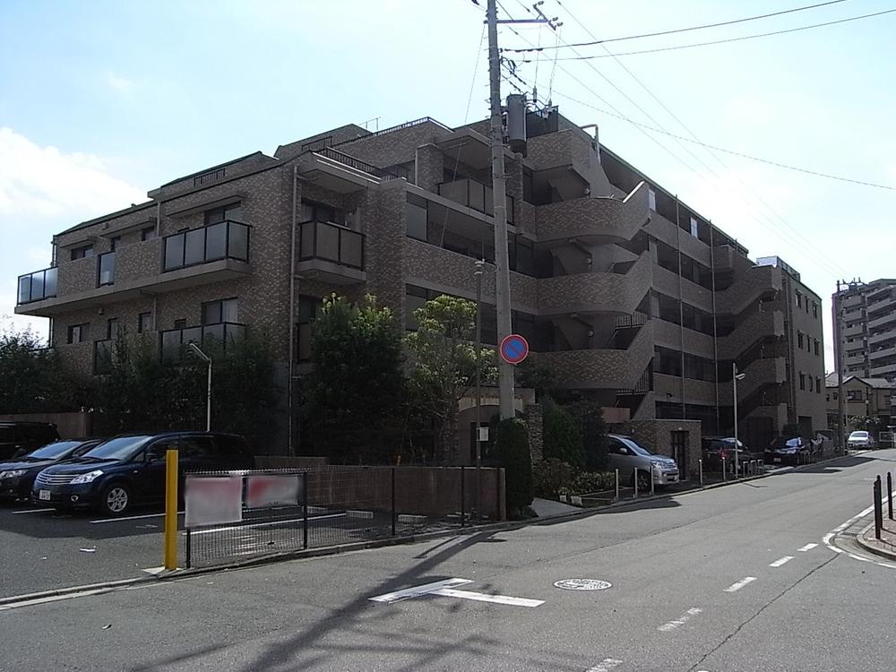 Local appearance photo. Local (10 May 2013) Shooting