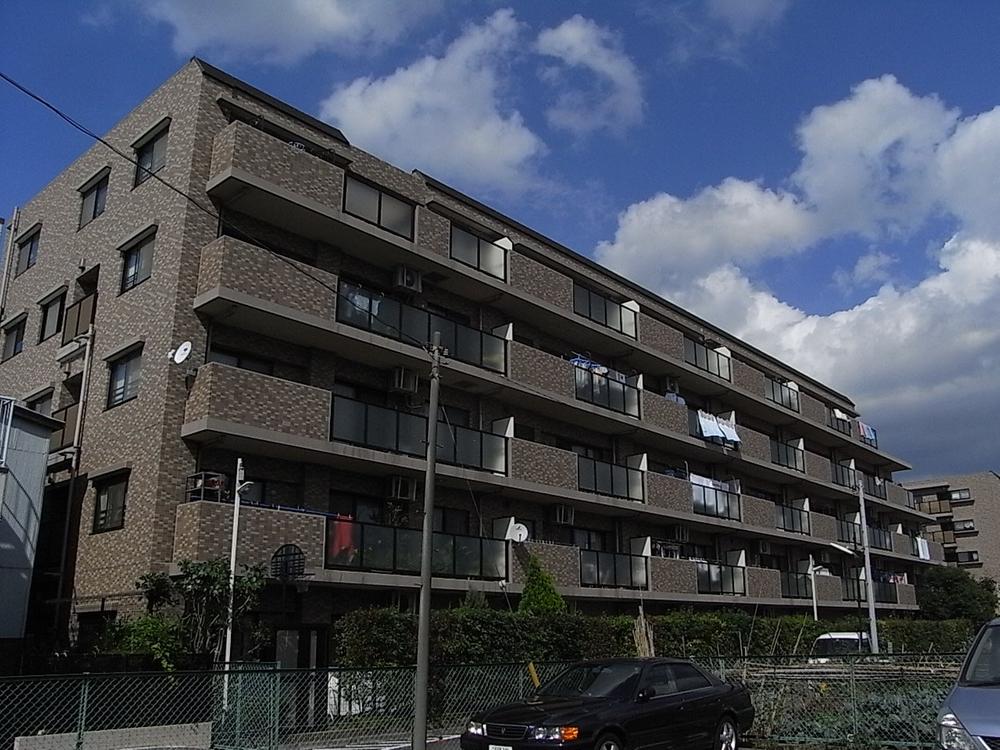 Local appearance photo. Local (10 May 2013) Shooting