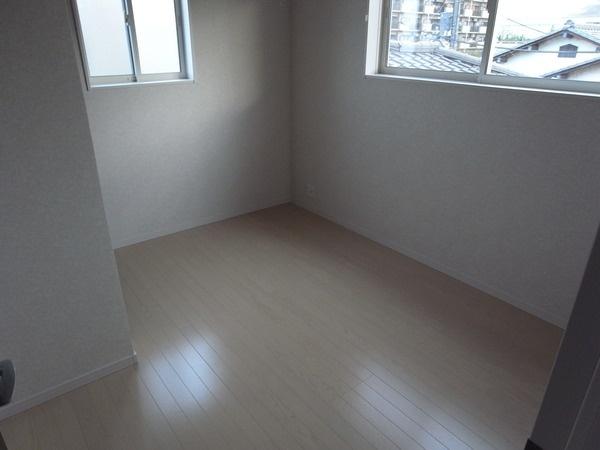 Non-living room. Second floor south Western-style