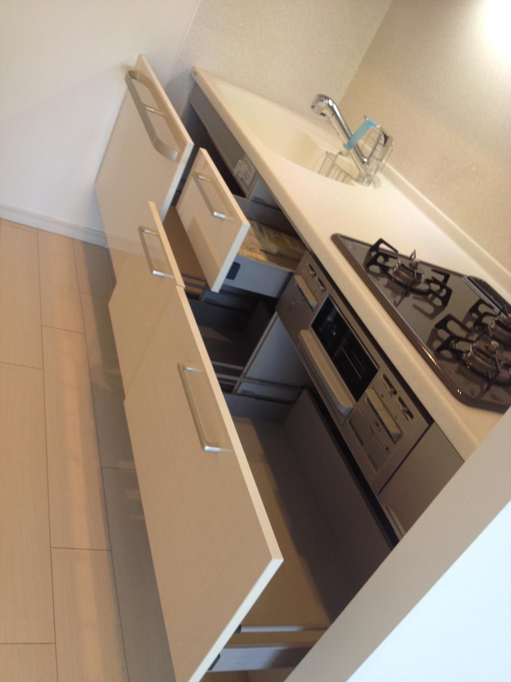 Kitchen. In slide storage, There is also a storage capacity.