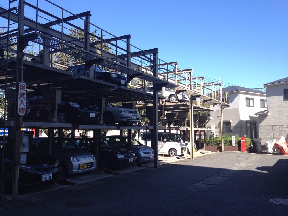 Parking lot. Parking is free Yes! (Monthly 6000 ~ 10000 yen, 2013 September 27, 2009)