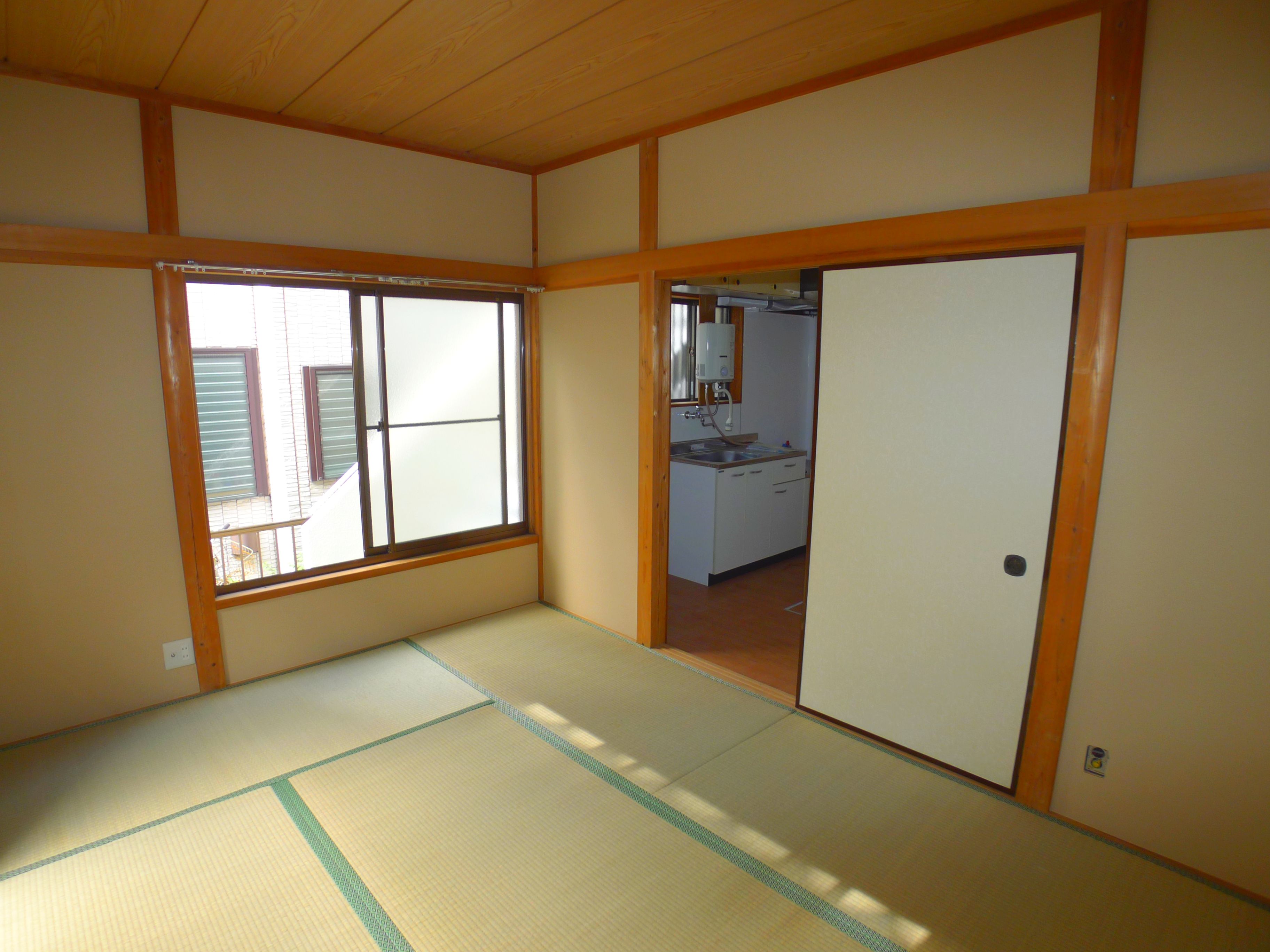 Living and room.  ☆ Able If brokerage commissions 0.525-month ☆