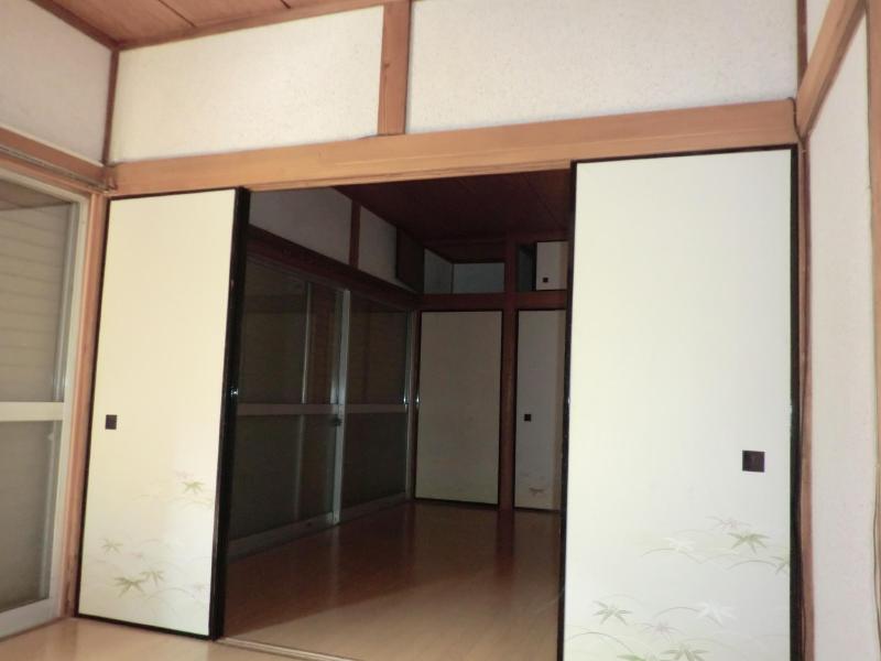 Living and room. It has changed the Japanese-style room in flooring.