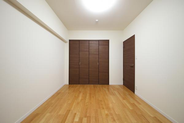 Non-living room. Indoor (12 May 2013) Shooting