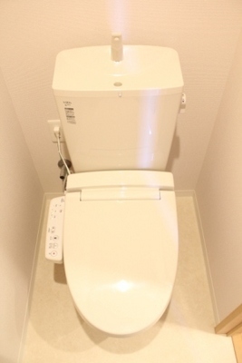 Toilet. It is a warm water washing toilet seat ☆