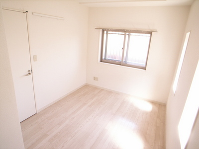 Other room space. Since the entire room is white, I There is a feeling of cleanliness