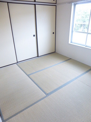 Living and room. 4.5 Pledge Japanese-style room