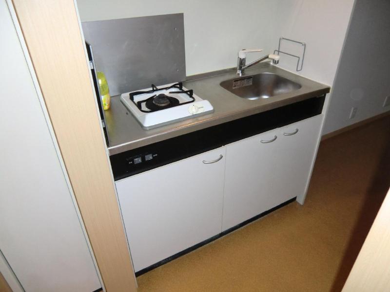 Kitchen. The kitchen is convenient with a gas stove 1-neck