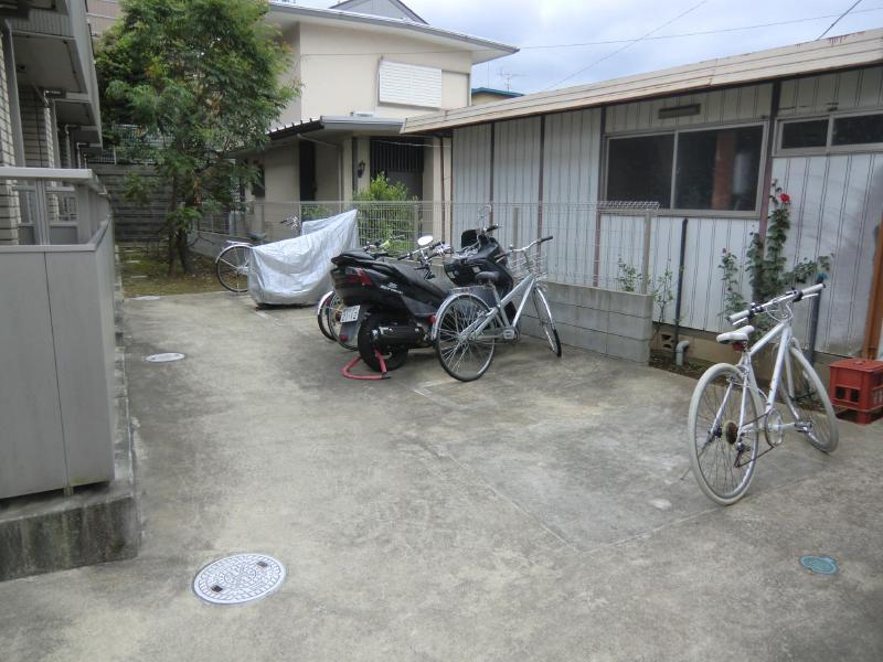 View. Since the bicycle parking space is spread well as bike easy travel