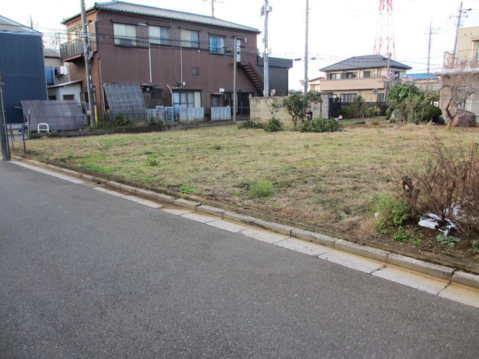 Local photos, including front road. Phase 2 subdivision