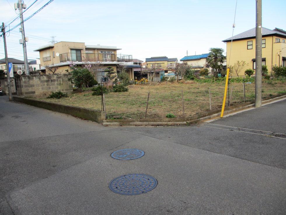 Local photos, including front road. Phase 2 subdivision