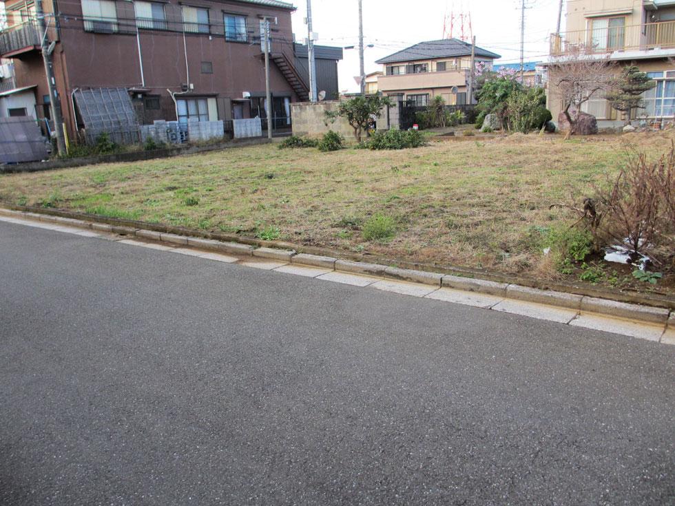 Local photos, including front road. Phase 2 subdivision