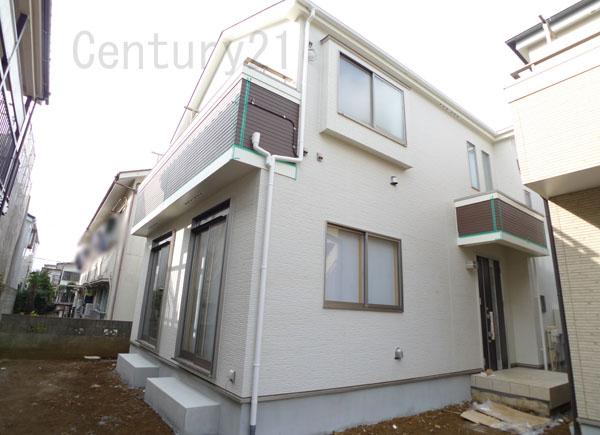 Local appearance photo. 1 Building