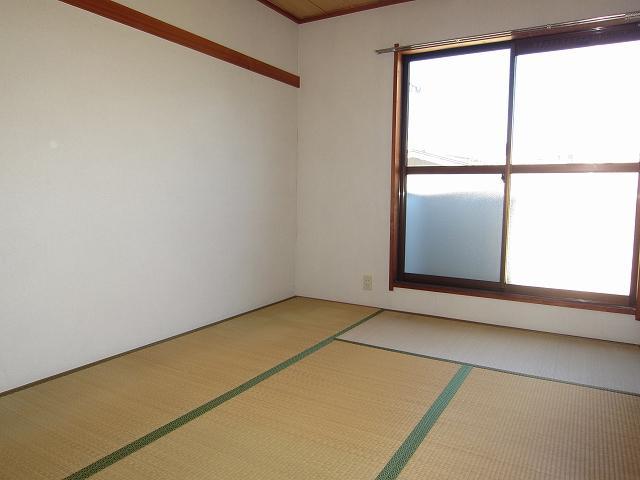 Living and room. It tatami room is calm.