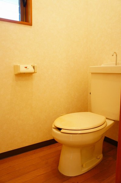 Toilet. There toilet window ☆