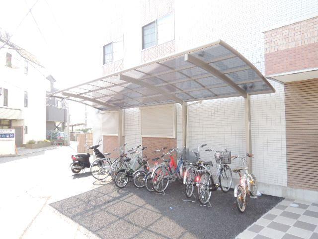 Other. Bicycle parking is also easy to use have been in place.