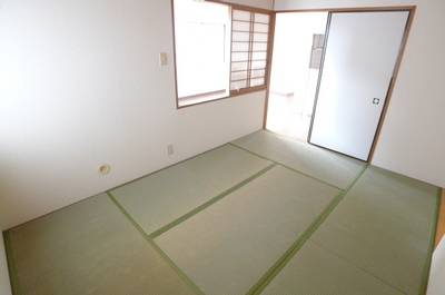 Living and room. Japanese-style room 6 quires