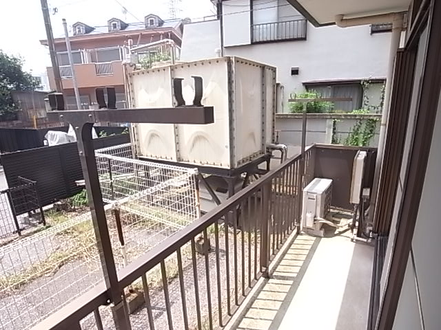 Balcony. Veranda. (It is a photograph of a different room)