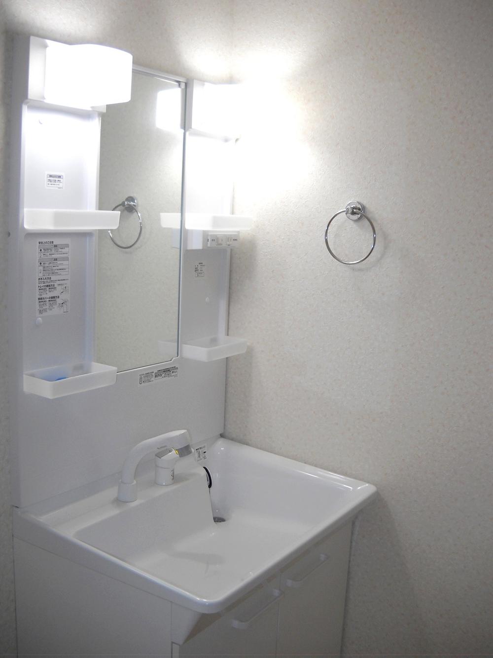 Same specifications photo (bathroom)