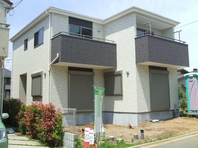 Same specifications photos (appearance). Car spaces are stylish interlocking (brick laying)