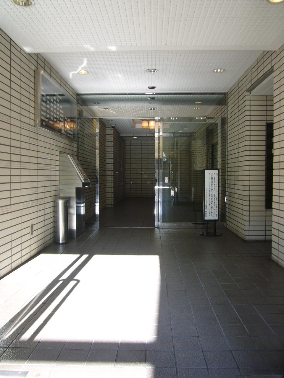 Entrance.  ◆ Entrance wind divided chamber (11 May 2013) Shooting