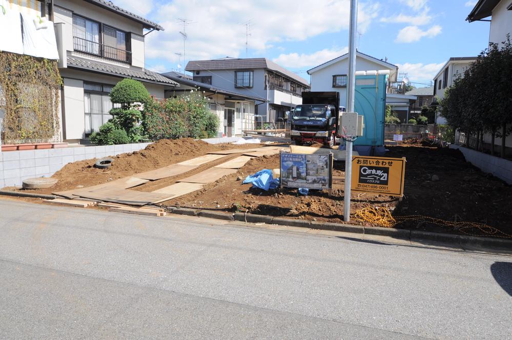 Local photos, including front road. Local (10 May 2013) shooting southwest road 6m ・ A quiet residential area !! shaping land ・ Land: about 36 square meters !!