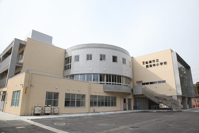Primary school. 467m to Funabashi Municipal West Sea God Elementary School