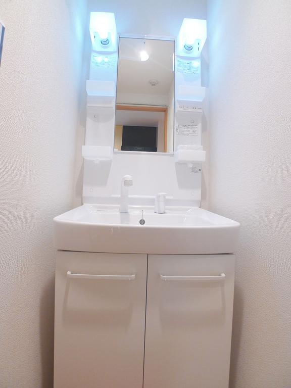 Washroom.  ☆ Able If brokerage commissions 0.525-month ☆