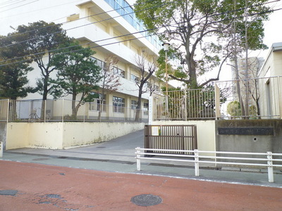 Primary school. 400m to the sea Jinnan elementary school (elementary school)